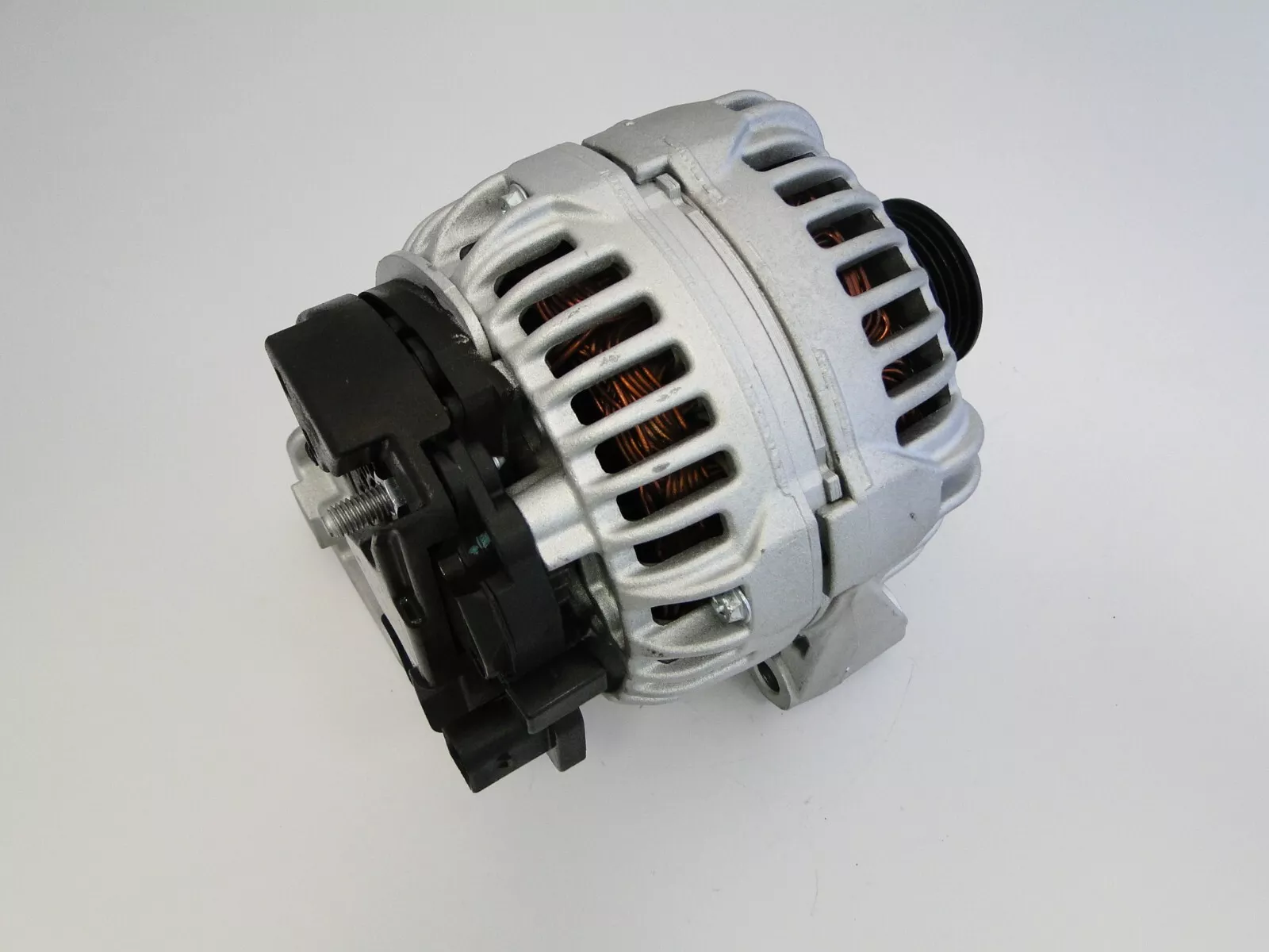 Bosch Alternator For BMW M 54 X 3 3 Serie 12317541696 12317541696 / 0124525523
